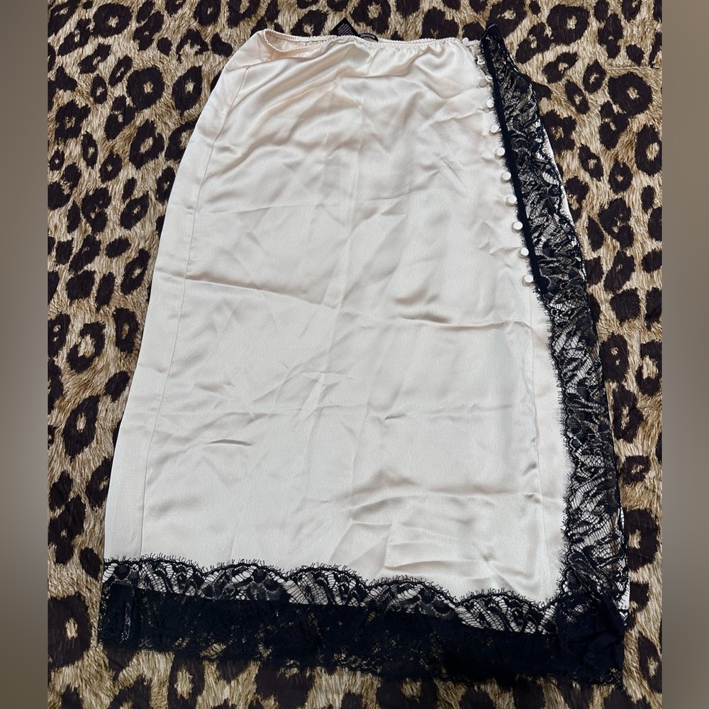 NEW - VICTORIAS SECRET MIDI SLIP LACE SATIN SKIRT SIDE BUTTON SLIT - S